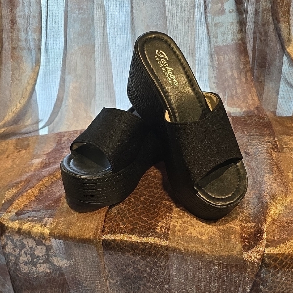 Jack Rogers Women's Black Platform Sandals